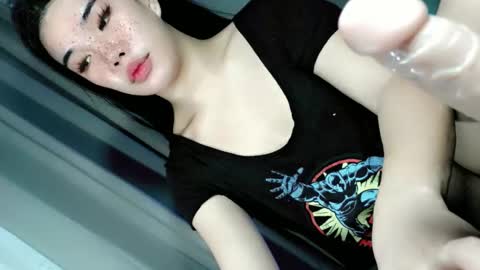 sweet_katrina69 online show from December 18, 10:38 pm