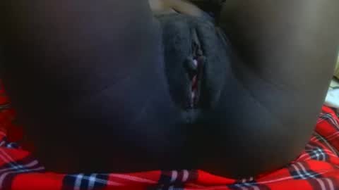 Queen Winnie online show from December 4, 7:44 pm