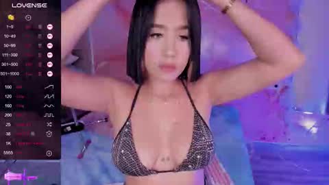 Snapshot of sweet_lemariee_ chatting on March 7, 12:24 pm Lemarie online show from March 7, 12:24 pm