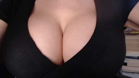 Snapshot of sweet_lil_thing chatting on March 16, 7:23 am Jen online show from March 16, 7:23 am