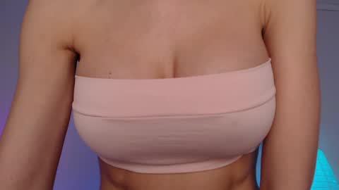Snapshot of sweet_lil_thing chatting on April 6, 7:53 am Jen online show from April 6, 7:53 am