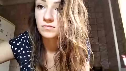 Anna online show from February 9, 8:22 am