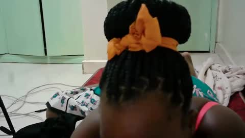 Snapshot of sweet_lilianah chatting on February 4, 3:54 am sweet_lilianah online show from February 4, 3:54 am