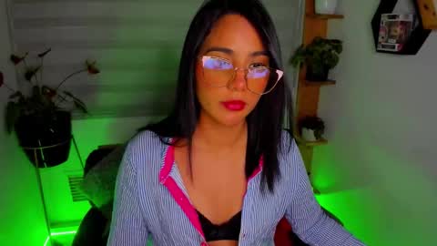 Snapshot of sweet_lina1 chatting on February 27, 1:49 am Lina online show from February 27, 1:49 am