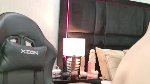 Luciana online show from November 12, 8:30 pm