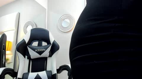 Luciana online show from December 14, 1:27 pm