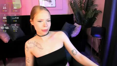 Snapshot of sweet_lucile chatting on May 26, 6:09 am Lucy online show from May 26, 6:09 am