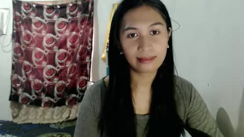 Snapshot of sweet_mariexxo chatting on December 4, 2:21 am Marie online show from December 4, 2:21 am