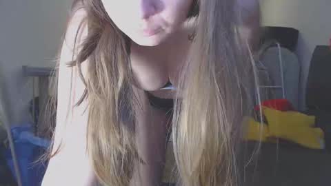 Snapshot of sweet_martinique chatting on November 26, 6:25 am TexasPAWG101 online show from November 26, 6:25 am