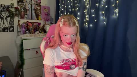 Melissa. Join me on Fansly link in social medias online show from December 18, 4:17 pm