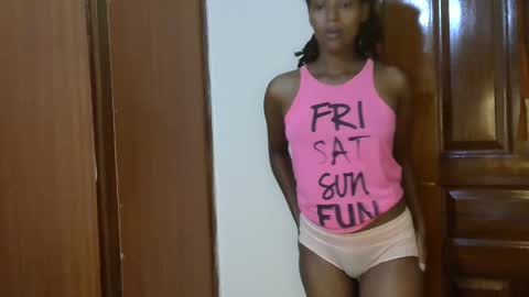 Linda online show from November 18, 4:44 pm