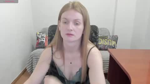 Snapshot of sweet_melody_of_ur_heart chatting on June 16, 4:09 pm Mila online show from June 16, 4:09 pm