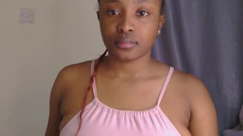 Snapshot of sweet_miah12 chatting on February 22, 12:04 pm Queen debby online show from February 22, 12:04 pm