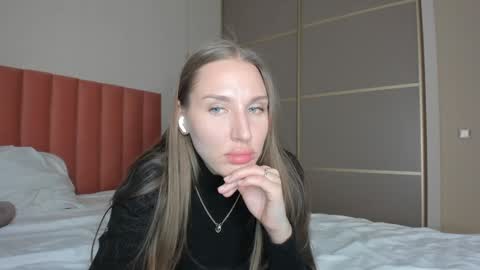 Snapshot of sweet_miss381 chatting on December 31, 1:19 pm Sofi online show from December 31, 1:19 pm