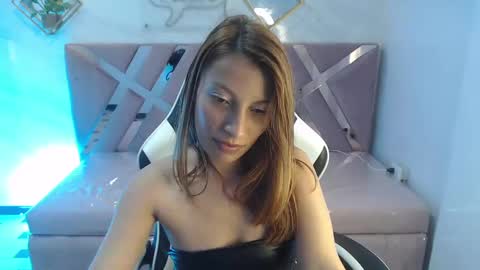 sweet_moon_v_ online show from October 8, 3:15 am