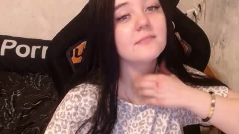 Snapshot of sweet_my_dream chatting on October 13, 9:20 am sweet_my_dream online show from October 13, 9:20 am