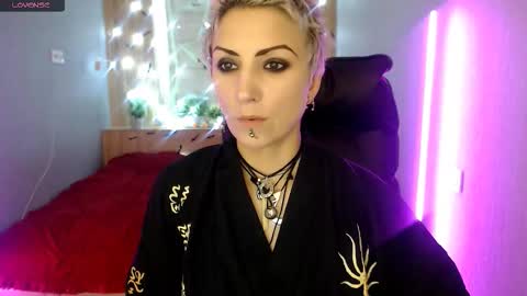 sweet_n_strong online show from November 18, 1:04 pm