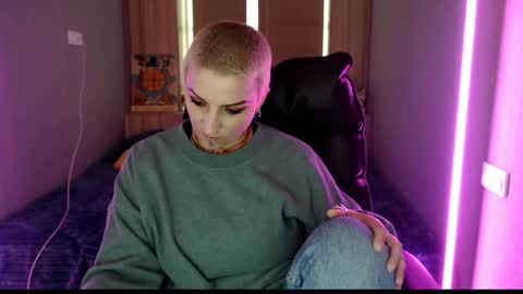 sweet_n_strong online show from May 11, 2:45 pm
