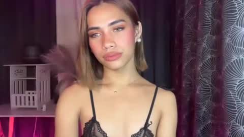 sweet_nikki03 online show from October 22, 4:51 pm
