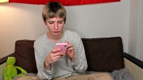 kira online show from December 1, 7:14 pm