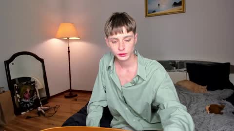 kira online show from December 20, 11:58 pm