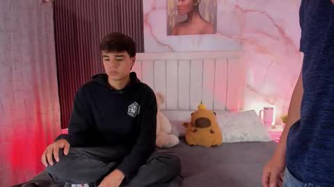 Snapshot of sweet_petter chatting on October 13, 12:38 pm Petter online show from October 13, 12:38 pm