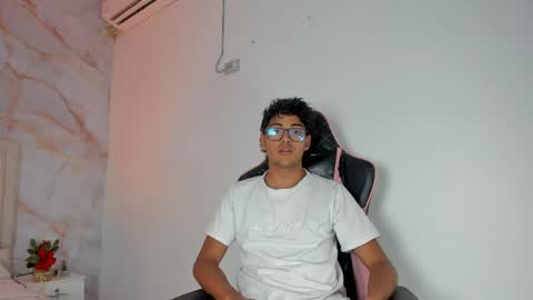 Petter online show from May 10, 6:02 pm