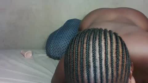 sweet_pie29 online show from April 15, 7:43 pm