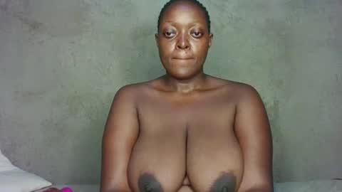 Snapshot of sweet_pie29 chatting on April 21, 2:26 am sweet_pie29 online show from April 21, 2:26 am