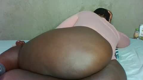 Snapshot of sweet_pie29 chatting on April 29, 6:25 pm sweet_pie29 online show from April 29, 6:25 pm