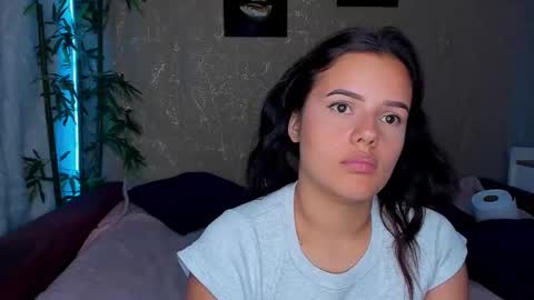 Start 18 year  Noa 19 year online show from March 7, 10:13 am