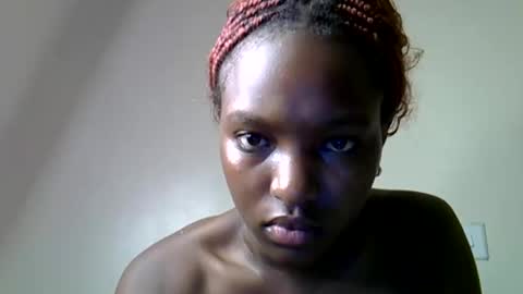 sweet_strawberina online show from March 31, 2:57 am