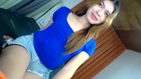 sweet_trexie online show from April 24, 2:30 pm