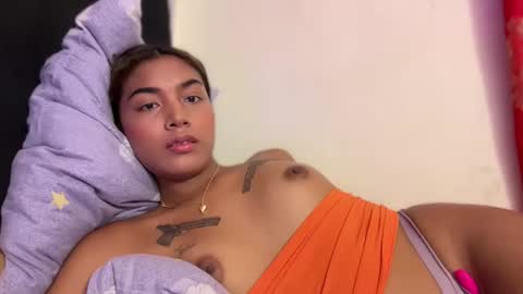 Snapshot of sweet_trishaxx chatting on February 18, 10:33 am Trisha online show from February 18, 10:33 am