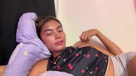 Snapshot of sweet_trishaxx chatting on February 18, 10:39 pm Trisha online show from February 18, 10:39 pm