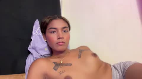 Snapshot of sweet_trishaxx chatting on February 20, 12:05 pm Trisha online show from February 20, 12:05 pm