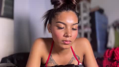 Snapshot of sweet_trishaxx chatting on May 9, 6:51 am Trisha online show from May 9, 6:51 am