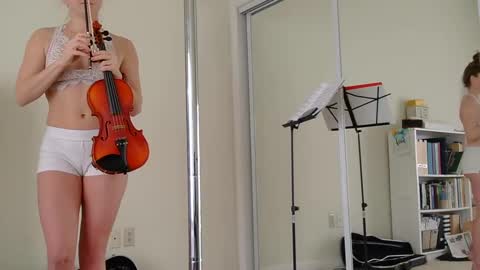 Heidi Brenner - Please check bio for schedule  FAQ online show from January 28, 1:38 pm