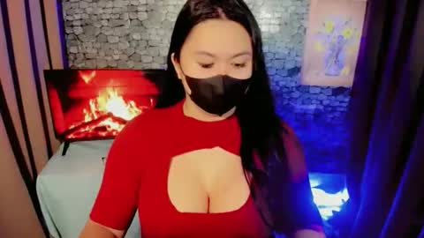 Snapshot of sweet_valentine22 chatting on November 4, 4:39 pm Valentine online show from November 4, 4:39 pm