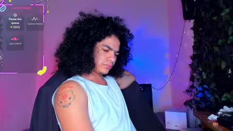 Steven independent model online show from February 20, 12:16 pm