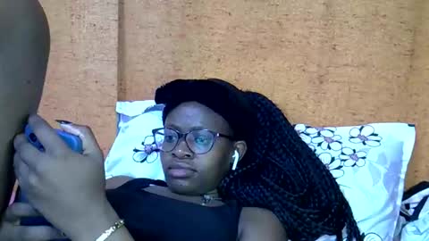 sweet_zarah online show from April 15, 7:58 pm