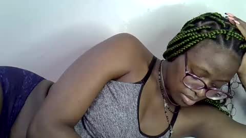 sweet_zarah online show from May 7, 3:39 pm