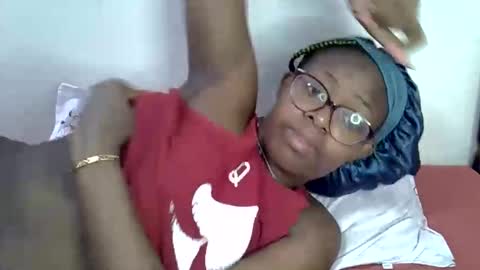 sweet_zarah online show from May 12, 4:09 am
