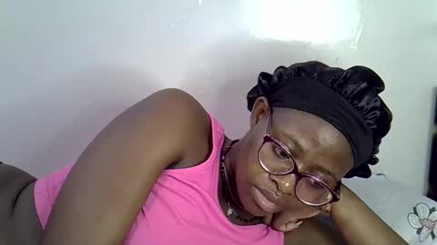 sweet_zarah online show from May 14, 2:29 am