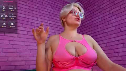 Snapshot of sweetalt chatting on October 15, 9:09 am sweetalt online show from October 15, 9:09 am