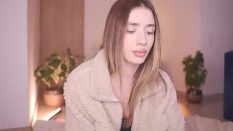 Camila online show from December 5, 3:09 pm