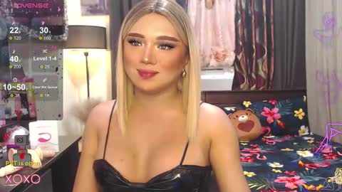 Snapshot of sweetbella118 chatting on December 8, 9:57 am bella online show from December 8, 9:57 am