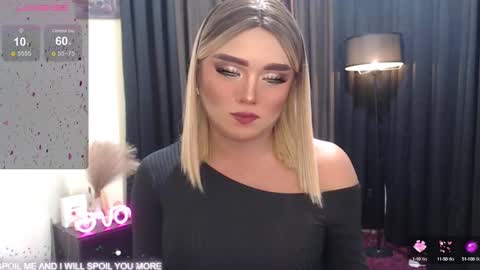 Snapshot of sweetbella118 chatting on February 6, 11:43 am bella online show from February 6, 11:43 am