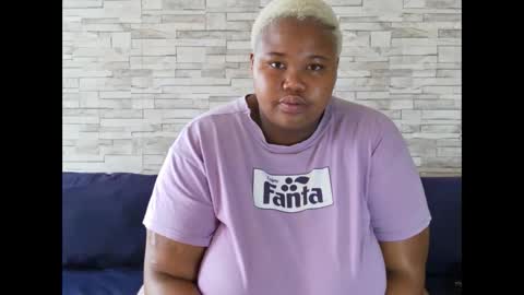 sweetbigmelons01 online show from February 24, 8:56 am