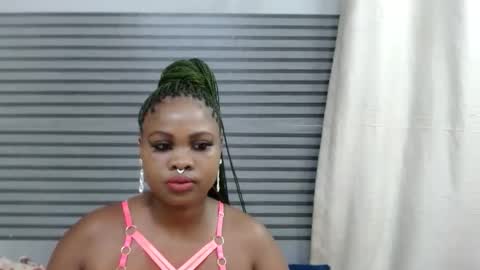Snapshot of sweetcandypussy25 chatting on March 22, 5:16 pm queen online show from March 22, 5:16 pm